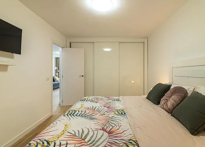 As De Casas - Valdes Center 2 - Los Cristianos *