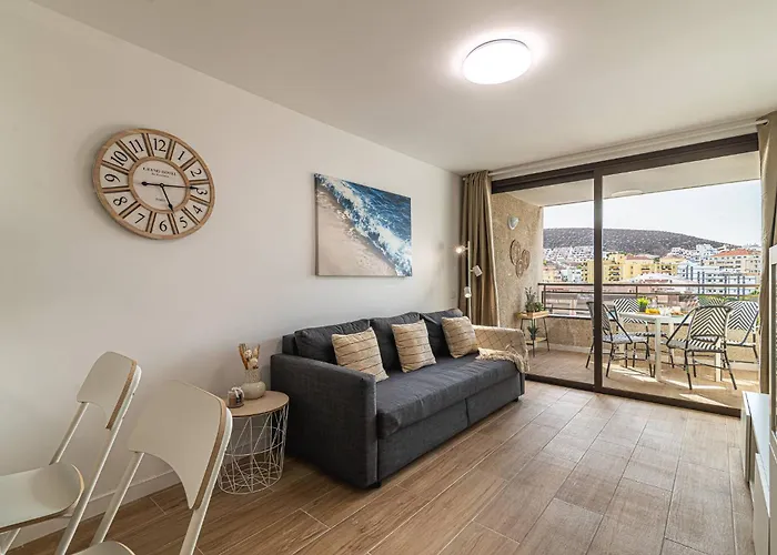 As De Casas - Valdes Center 2 - Los Cristianos Лос Кристианос